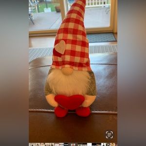 NWT 
Valentine Day Gift Heart Gnome Faceless Plush Doll. Adorable